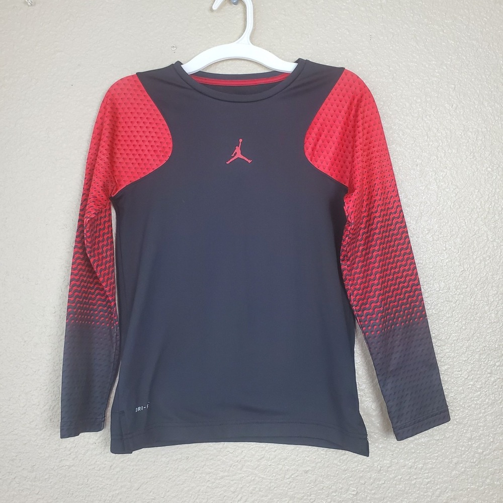 Nike Air Jordan Activewear Warmer Dri-Fit‎ Black and Red Long Sleeve Youth Sz S